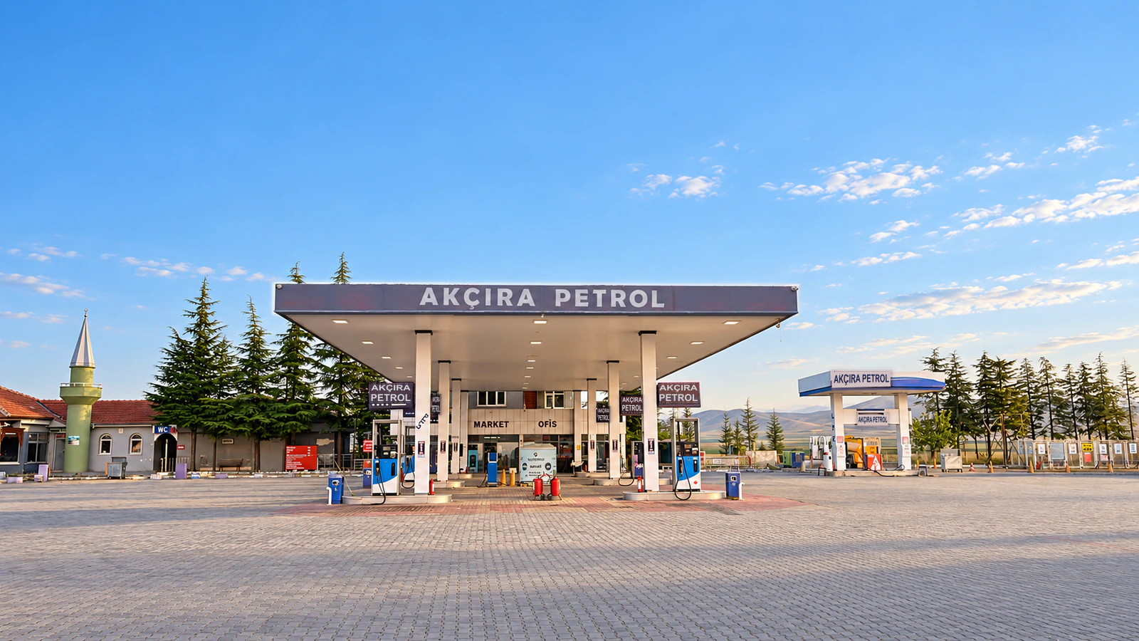 AKÇIRA PETROL istasyonunun ön cephesi